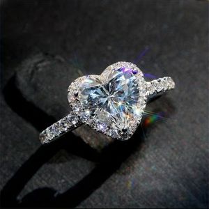 Silver Plated Heart Zirconia Sparkly Heart Ring